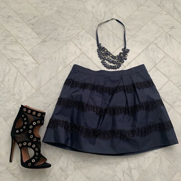 𝅺JCREW navy blue & black mini skirt satin & lace pleated mini skirt sz 4 EUC - Picture 11 of 11